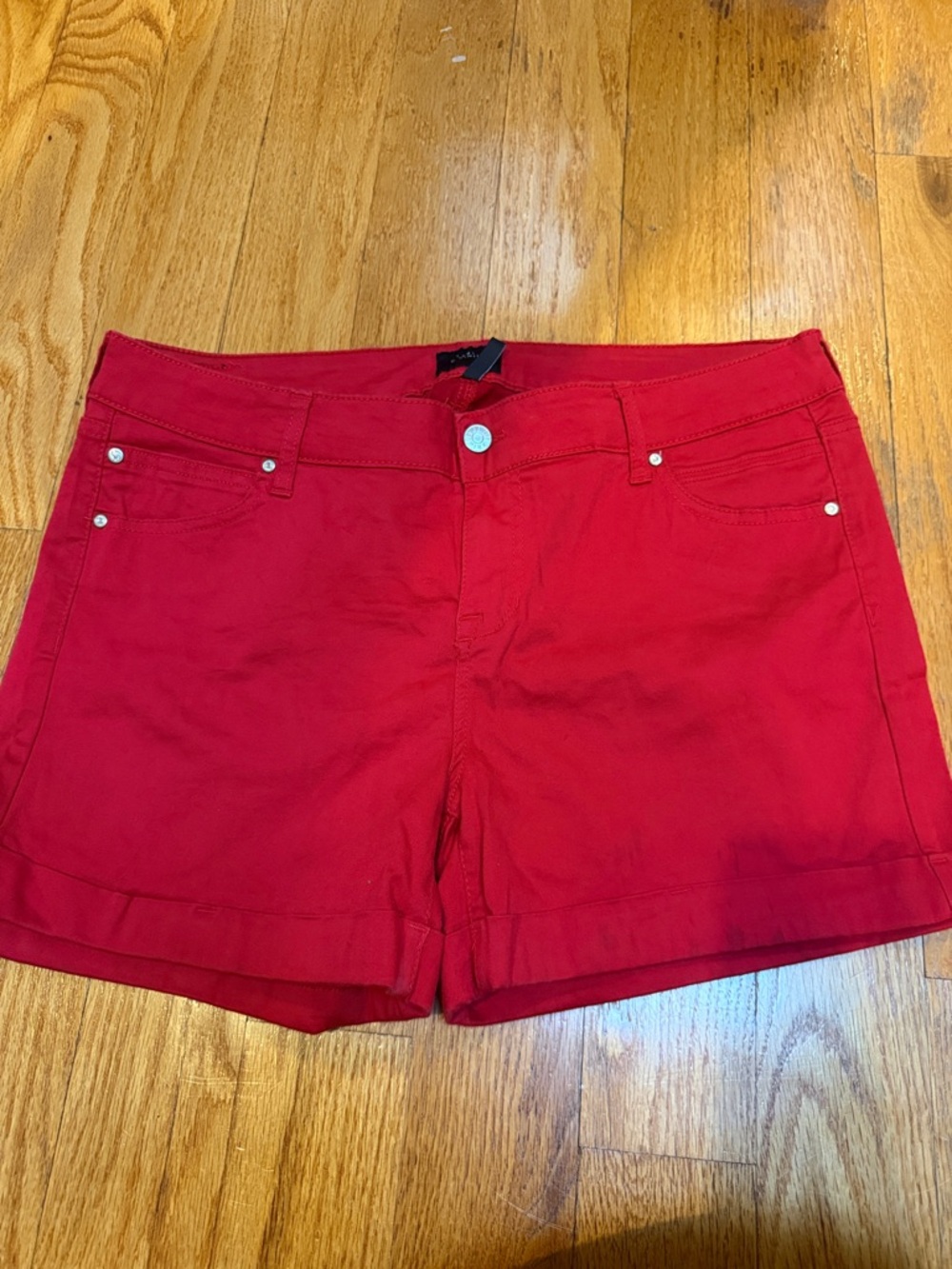 🌸Celebrity Pink Red Denim Shorts with Cuffed Hem